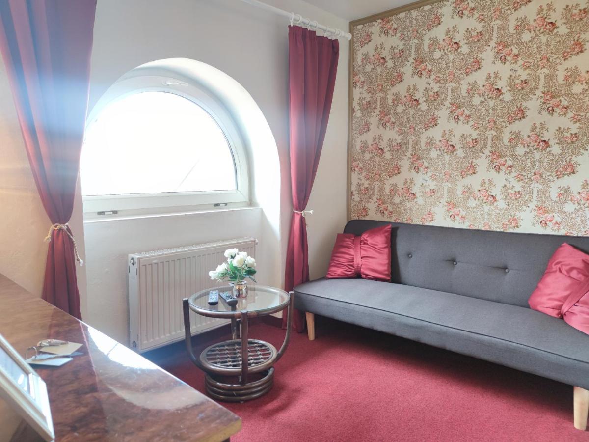 Hotel Dejmalik Litoměřice Bagian luar foto