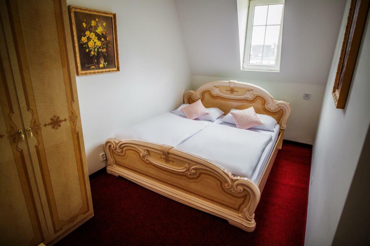 Hotel Dejmalik Litoměřice Bagian luar foto